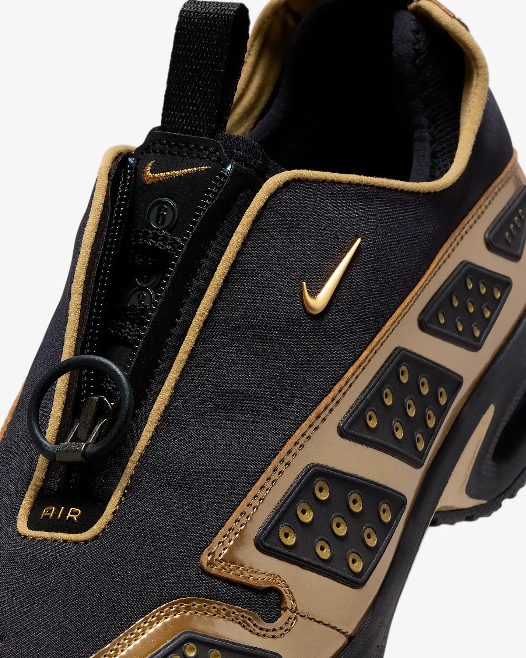 Nike Air Max SNDR "Dark Smoke"