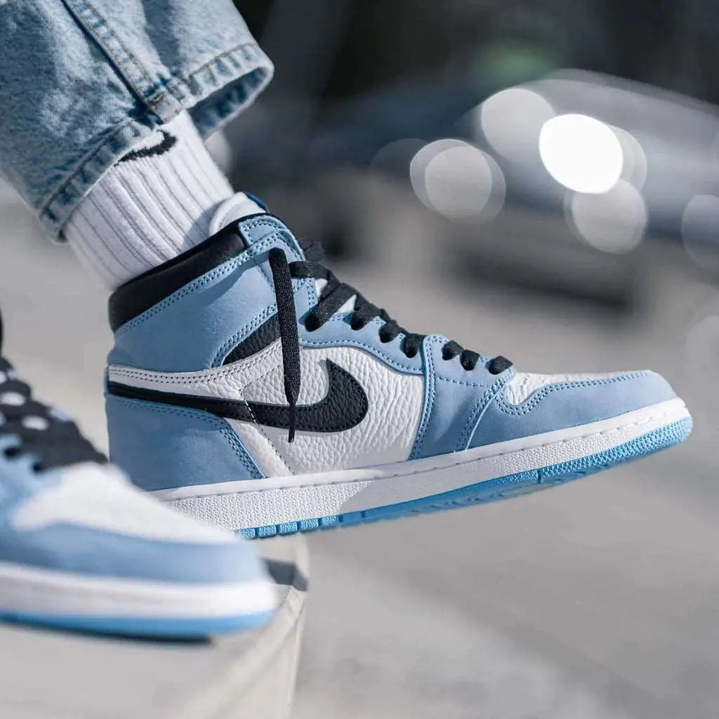 Air Jordan 1 Retro High OG 'University Blue'