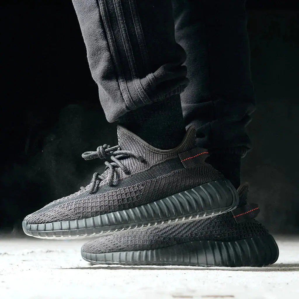 Yeezy Boost 350 V2 "Static Black" (Reflective) - Доставка за 1 работен ден Доставка за 1 ден